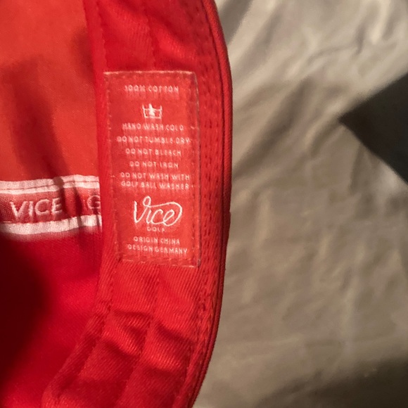 Red Cap - Picture 6 of 8